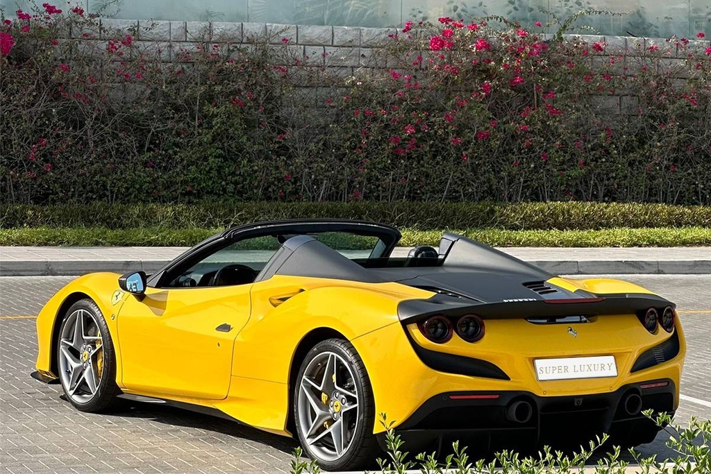 Ferrari F8 Spyder 6