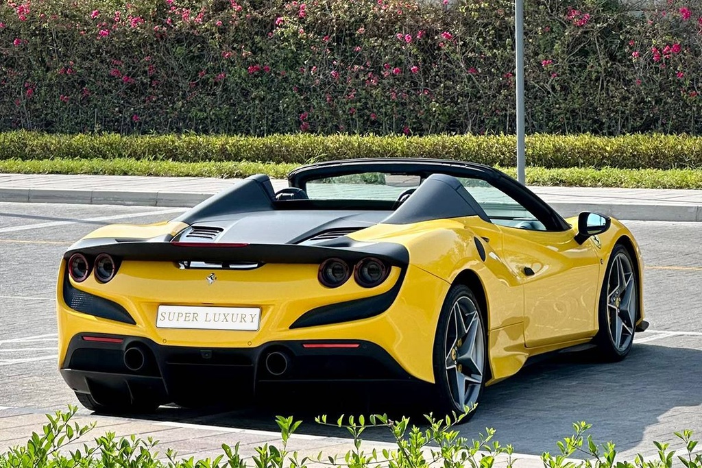 Ferrari F8 Spyder 3